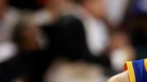Curry asegura no prestar oídos a las críticas mal intencionadas para poder mantenerse en su línea.