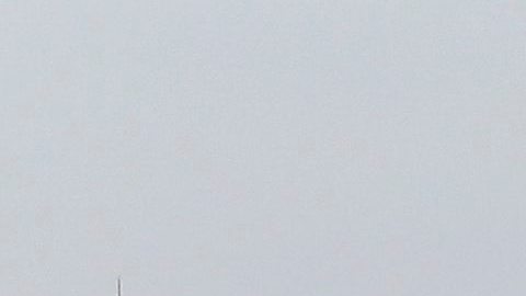 En medio de fuertes medidas de seguridad, los habitantes de Hiroshima esperan la llegada mañana del presidente de EEUU, Barack Obama.