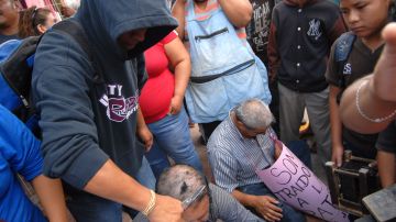 Directores y supervisores de escuelas de educación básica de Chiapas son rapados por no apoyar el paro de labores de los educadores.