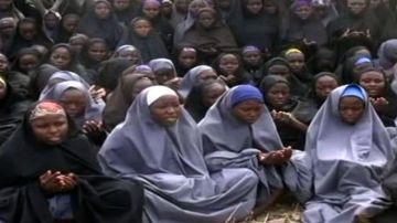 Hace apenas un mes varias madres de las niñas secuestradas reconocieron a sus hijas en unas imágenes emitidas en la televisión nigeriana.