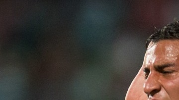 Diego González y su festejo para el 1-1 entre Santos y Pachuca.