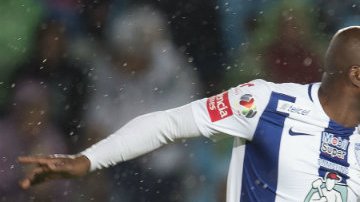 El defensa de los Rayados se disculpó por la acción tan desafortunada.