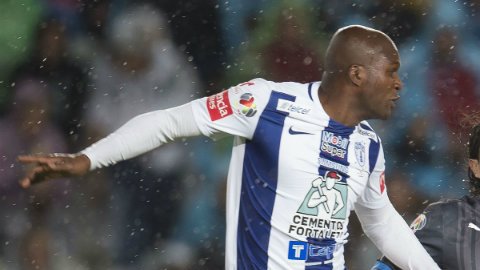 El defensa de los Rayados se disculpó por la acción tan desafortunada.