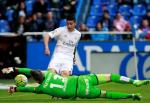 Real Madrid hizo lo suyo y derrotó 2-0 a Deportivo La Coruña, pero se quedó a un punto del título en España.