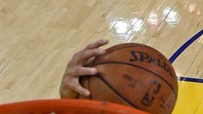Curry jugó un partidazo en Oklahoma y le dio el empate a los Warriors en la serie.