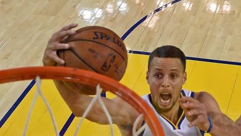 Curry jugó un partidazo en Oklahoma y le dio el empate a los Warriors en la serie.