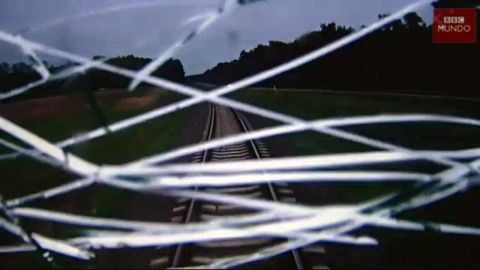 El conductor  del tren logró que nadie sufriera lesiones por el accidente.