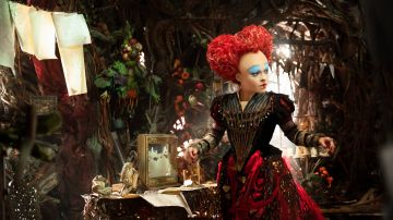 Helena Bonham Carter es la Red Queen (La Reina Roja), una vez más, en 'Alice Through the Looking Glass'.
