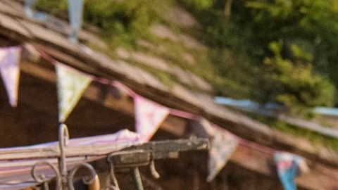 Johnny Depp (centro) en una escena de ‘Alice Through the Looking Glass’, que ha fracasado estrepitosamente en taquilla.