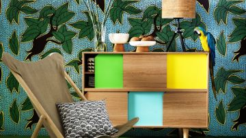 La explosión de colores que caracteriza a la cultura brasileña inspira la creación de una colección limitada de muebles y accesorios.