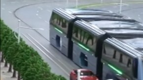 El autobús de tránsito elevado –abreviado como ATE– tendrá 60 metros de largo y 4,5 metros de altura y transportará hasta 1,400 pasajeros.