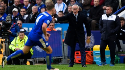 Claudio Ranieri se embolsó 128,000 euros por cada posición que ganaba en la tabla más 5 millones de libras por el campeonato.
