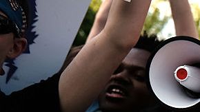 Las protestas han seguido a Trump donde quiera que se encuentra y el sur de California no será una excepción.