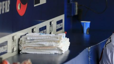Fredi González fue cesado como piloto de los Bravos de Atlanta, de lo cual se enteró a través de una agencia de viajes.