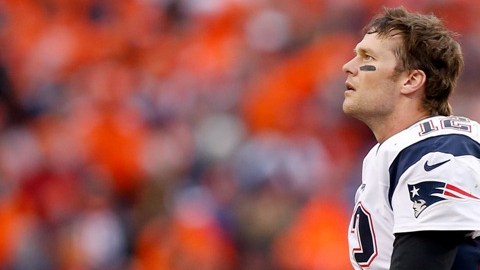 Brady no quita el dedo del renglón.