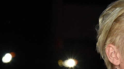 El cantante no puede permanecer mucho tiempo alejado de la polémica.