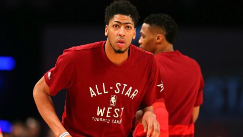 Anthony Davis también ganaría menos que en esta temporada.