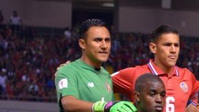 Oscar Ramírez director técnico de Costa Rica, seleccionó a sus 40. 21 juegan en el extranjero.