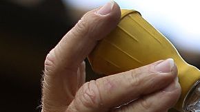 Autoridades de salud de Florida incrementan la inspección de larvas de mosquitos para prevenir una epidemia de zika en el estado.