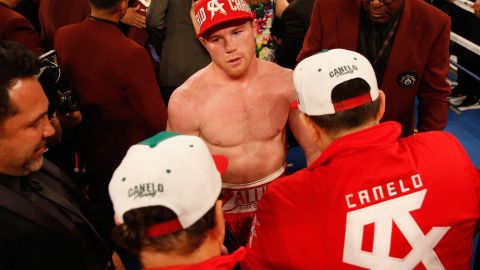 El equipo de 'Canelo' y el promotor Óscar de la Hoya parecen tener el sartén por el mango.