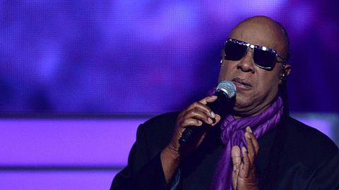 Con luces y tonos morados, el recuerdo de Prince iluminó el T-Mobile Arena de Las Vegas.