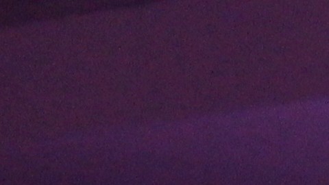 La maquillista de Mary Kay Virginia Linzee enseña a las sobrevivientes a maquillarse