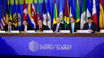 El vicepresidente Joe Biden preside una cumbre energética entre EEUU, Centroamérica y El Caribe, con la meta de fomentar  la seguridad e integración energética en la región.