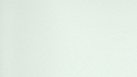 La gonorrea puede ser curada con antibióticos, pero si se deja sin tratar, puede causar infertilidad y otras complicaciones.