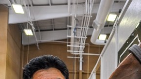 Leandro Mora es el entrenador asistente de Doug O'Neill, quien se lleva el crédito por Nyquist, caballo de moda en el hipismo.