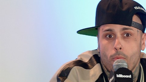 Aunque intentó pasar desapercibido... las fans le pillaron.