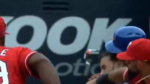 Odor midió a Bautista y le propinó un derechazo de esos que no se olvidan.