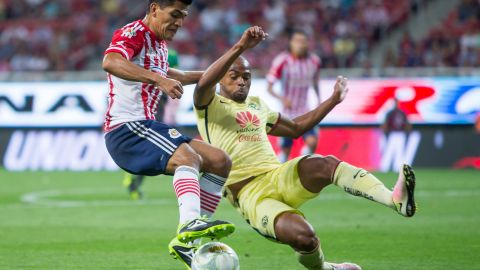 El momento exacto del choque entre Jesús Sánchez y William Da Silva.