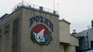 Según Polar, la paralización de sus plantas de cerveza afecta a unos 10.000 trabajadores.