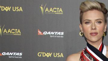 Scarlett no ha dejado de trabajar después de ser madre.