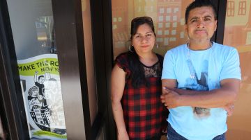 Linda Solis y Jorge Lopez fueron estafados por abogados de inmigración cuando quisieron arreglar su estatus legal.
