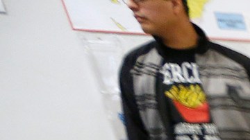 06/01/16/ LOS ANGELES/ Early voters Gerardo Muñoz and wife Ruthie cast their ballots at the Los Angeles County Registrar of Voters office in Norwalk. (Photo Aurelia Ventura/ La Opinion)