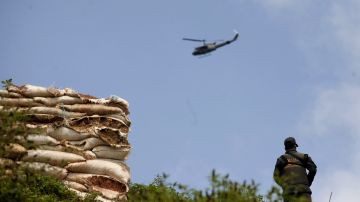 Las Fuerzas Armadas de Colombia confirmaron hoy la muerte de 17 militares que viajaban en el helicóptero del Ejército desaparecido ayer.