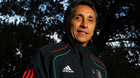 El mexicano Manuel Negrete y su recordado gol a 30 años.