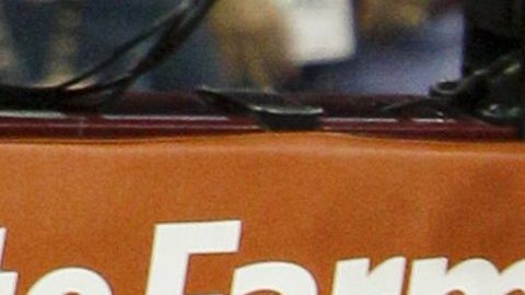 LeBron James, quien había advertido que el juego del miércoles era de vencer o morir, respondió con 32 puntos.