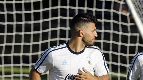 Messi ya despertó y Agüero lo sabe.