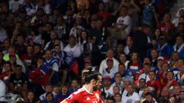 Gareth Bale define el tercer gol de Gales ante Rusia.
