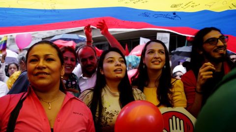 Los colombianos celebraron el anuncio. EFE