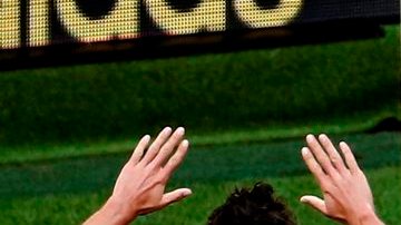 Julian Draxler festeja con Matt Hummels el triunfo alemán sobre Eslovaquia en la Euro 2016.