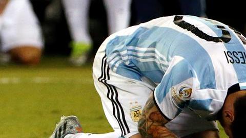 Lionel Messi falla un penal