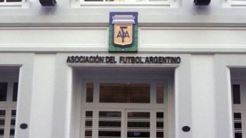 La sede del organismo rector del fútbol argentino en Viamonte fue evacuada.