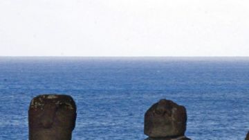 Advierten que los "moai" más cercanos al mar podrían caer por la erosión.