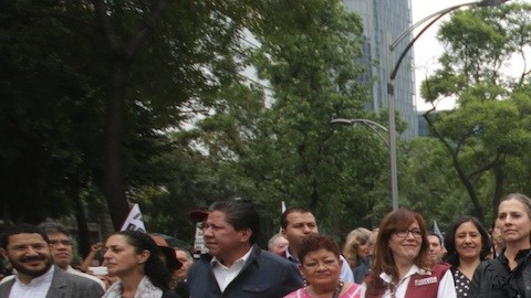 López Obrador encabeza manifestación en la Ciudad de México.