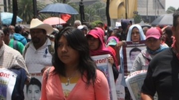 Familiares de los normalistas de Ayotzinapa marcharán a la PGR.