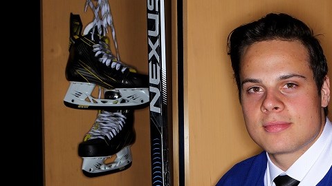 Auston Matthews espera convertirse en una 
estrella de los Maple Leafs de Toronto.