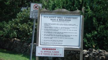 El cementerio de Pocasset Hill está ubicado en Rhode Island.